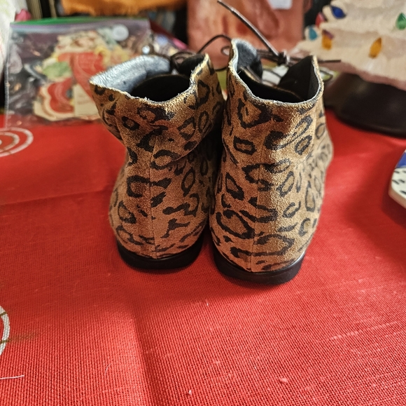 Vintage Anne Klein Leopard Print Boots - Picture 2 of 5